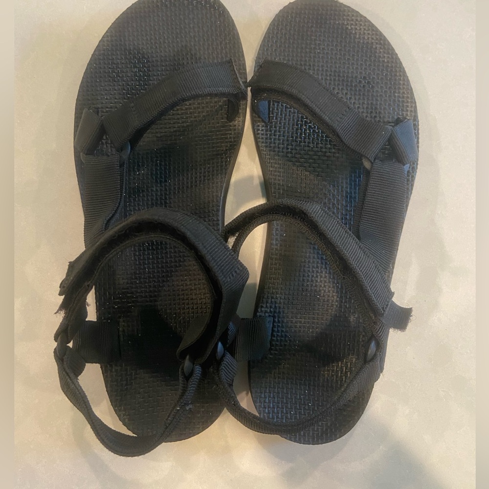Black Tevas